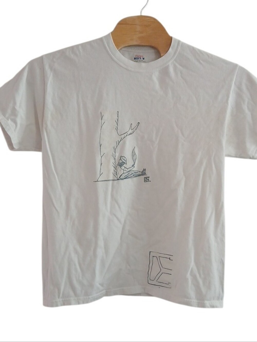 Hanes Beefy Graphic Art Tree Trunk Outdoorsy Relaxing Man/Large